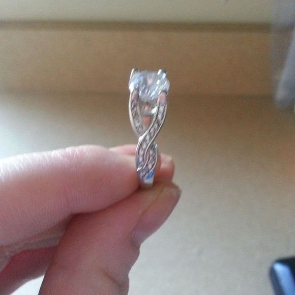 Silver Paris-Inspired Ring Size 9 - Picture 2 of 4